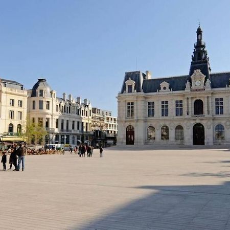 Appartement En Face De La Gare - Centre Ville Poitiers Exterior foto