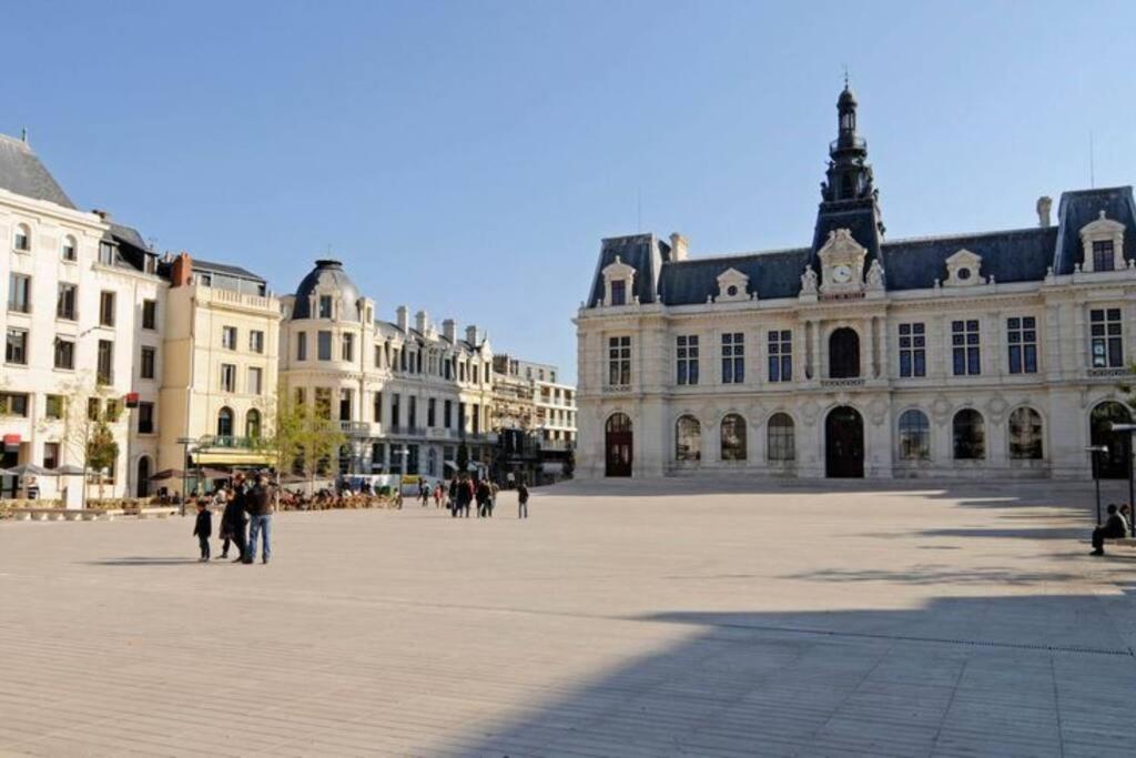 Appartement En Face De La Gare - Centre Ville Poitiers Exterior foto